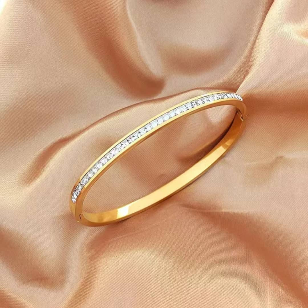LUX