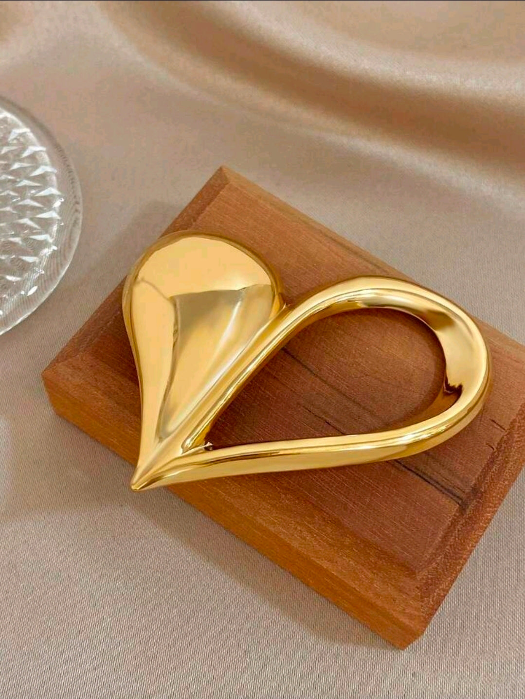 Broche Beauty